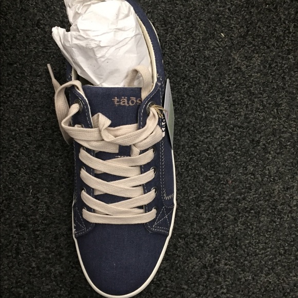 Taos Footwear Shoes - Taos Star Sneakers Size 10 NIB